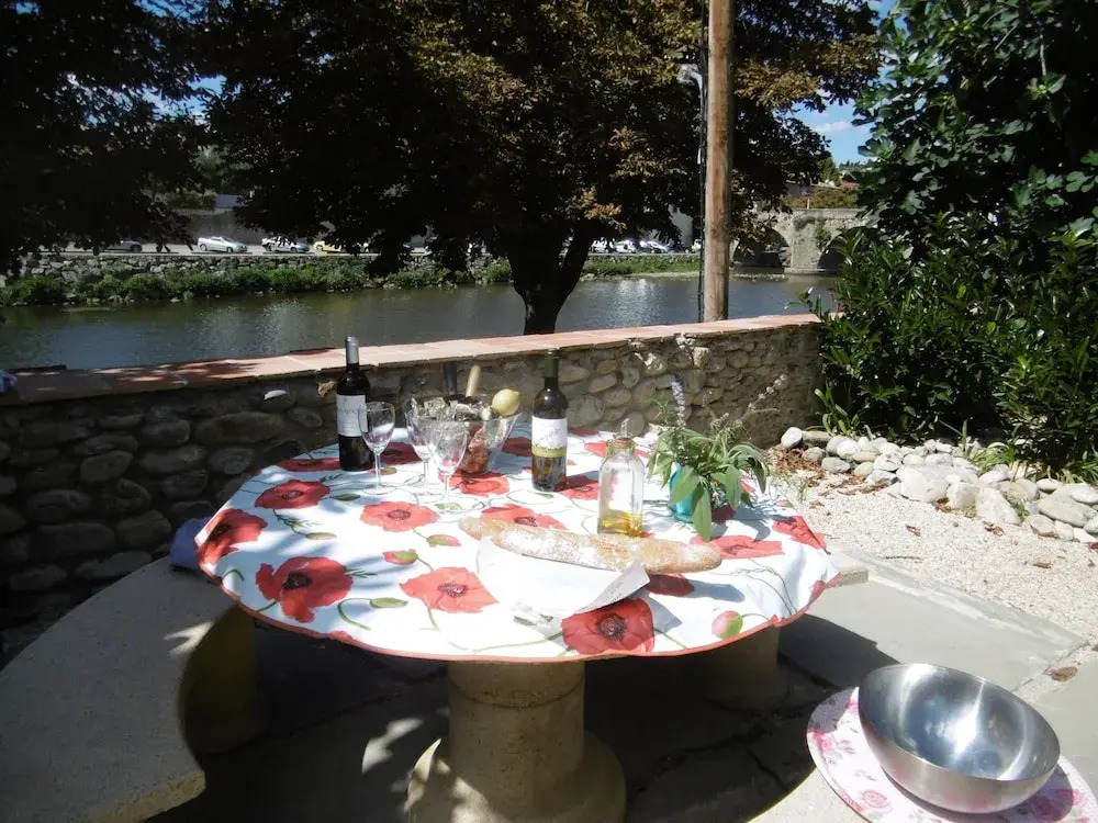 LIMOUX RIVERSIDE GARDENs