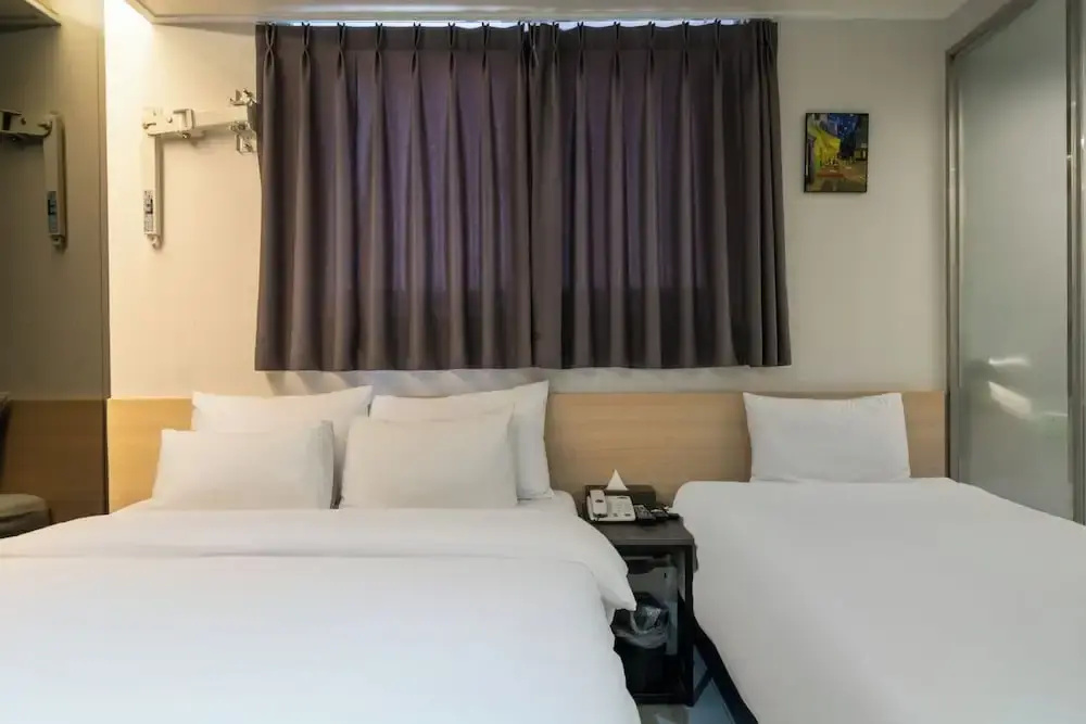 Mnlucky Hotel