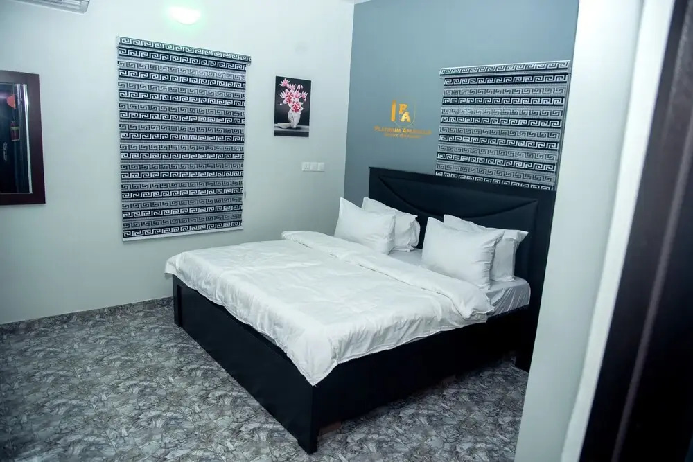 Platinum Apartelle