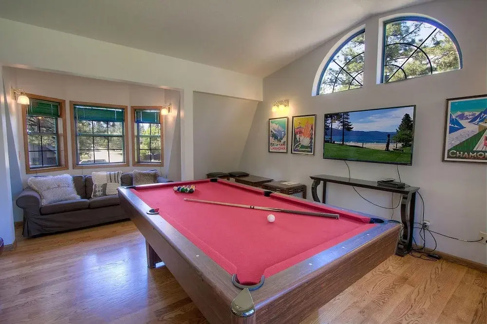 Ponderosa Palace by Lake Tahoe Accommodations