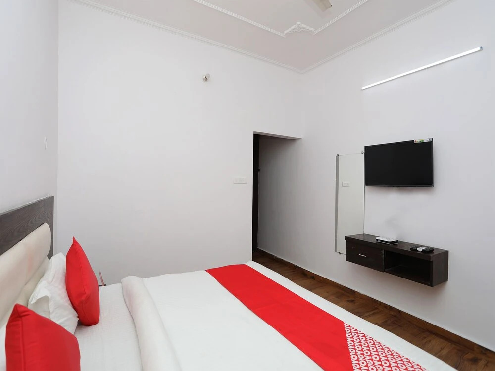 OYO 15219 Hotel Neer Buddha