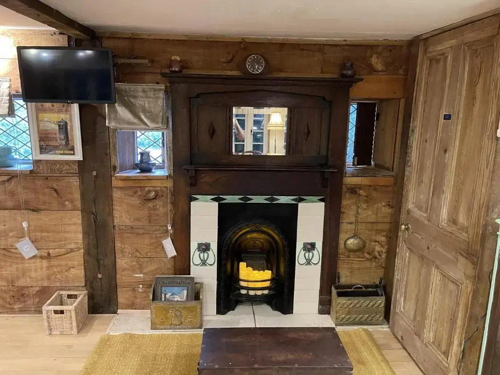 Remarkable Boultons Barn With hot tub & opt Sauna