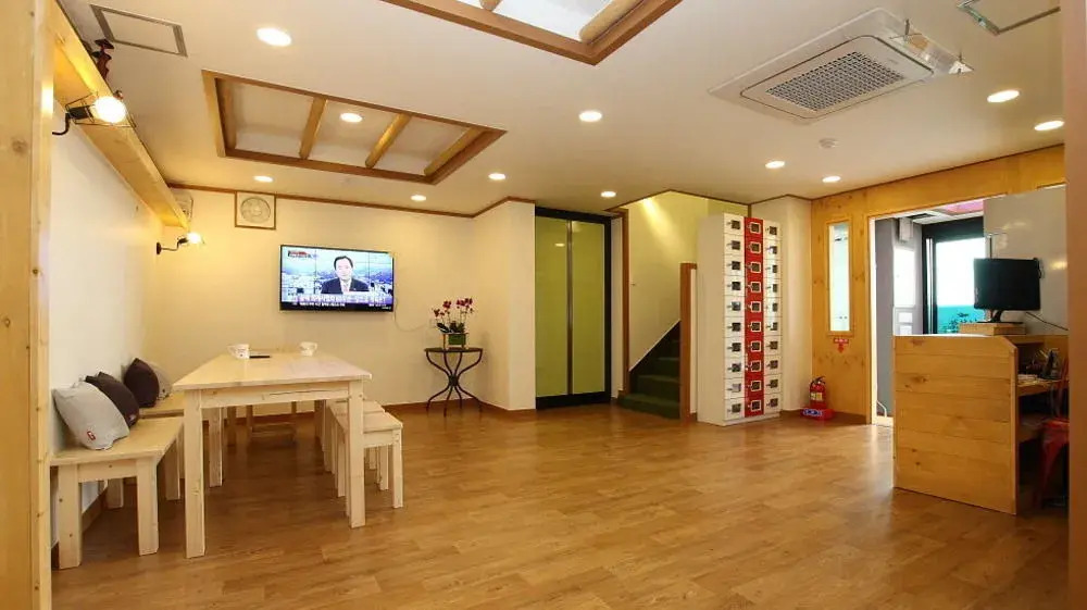Gyeongju Bee House