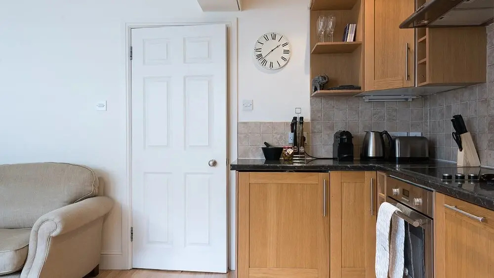 Cosy 2BR Fulham Apartment With Terrace!