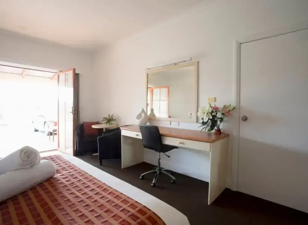 Bowen Inn Motel