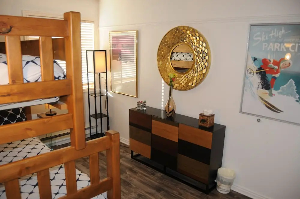 Park City Condo with 6 beds, 3 bedroom, 3 bath, 4 min to ski, 2 min to Sundance HQ