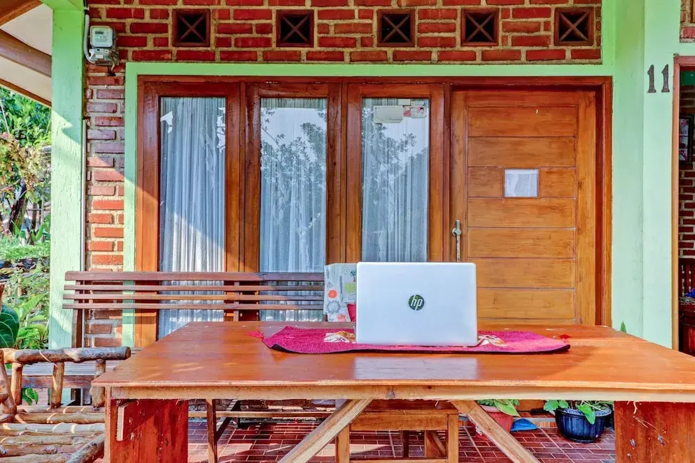 OYO Homes 90849 Cibeunying Homestay Cibodas Maribaya