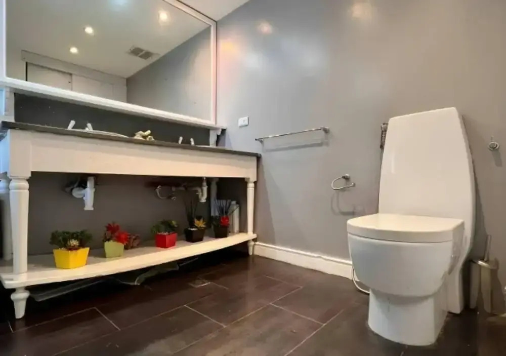 Seafrontapartment-sleeps4-pool-parking-garden
