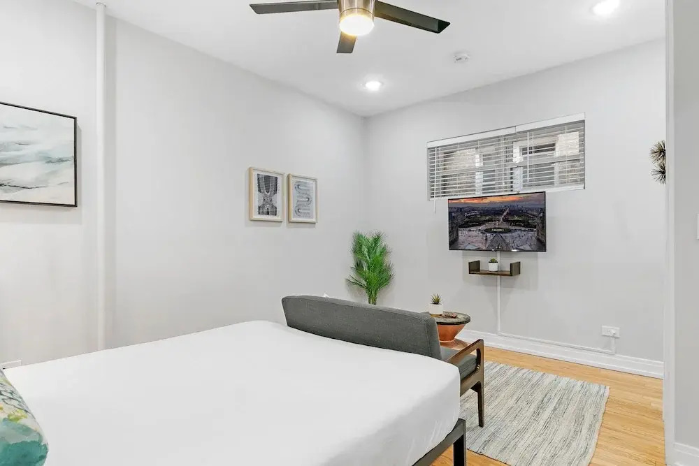 Stylish Studio - Barry S1