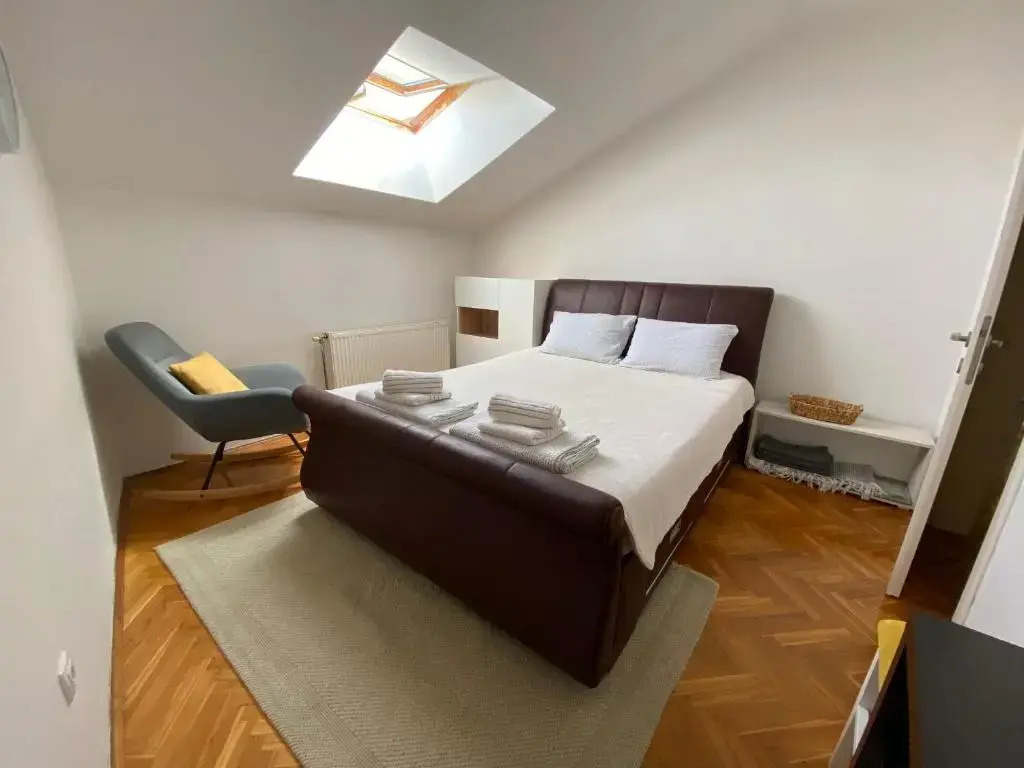 FAMILY CORNER-2bedroom apartment with free parking