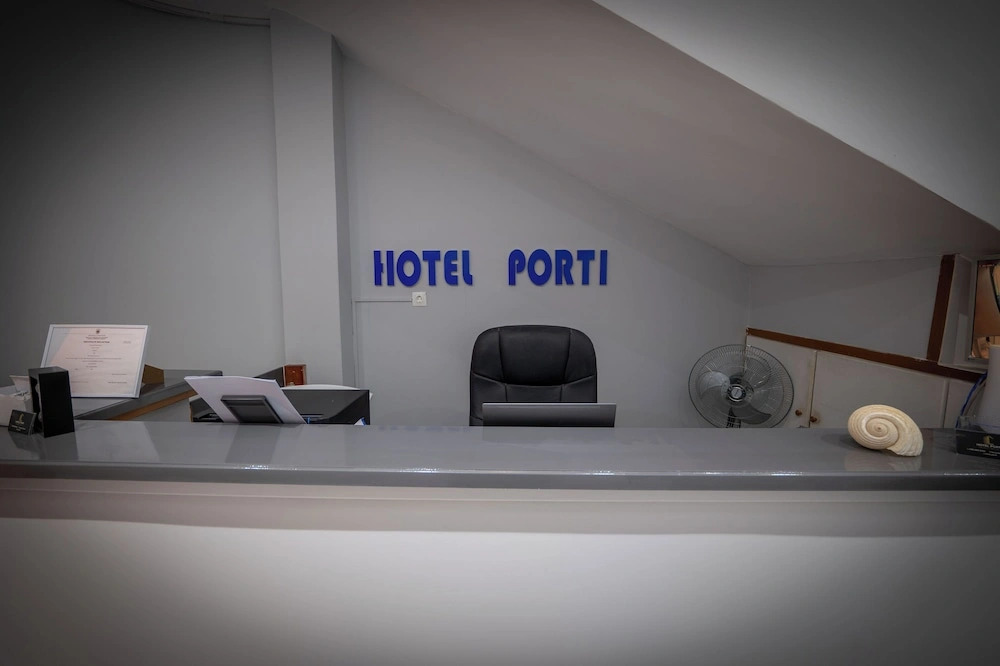 Hotel Porti
