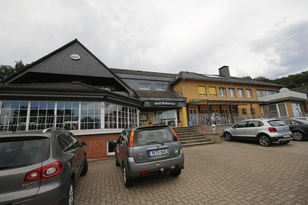 Hotel Restaurant Zum Jägerheim mit Innenpool