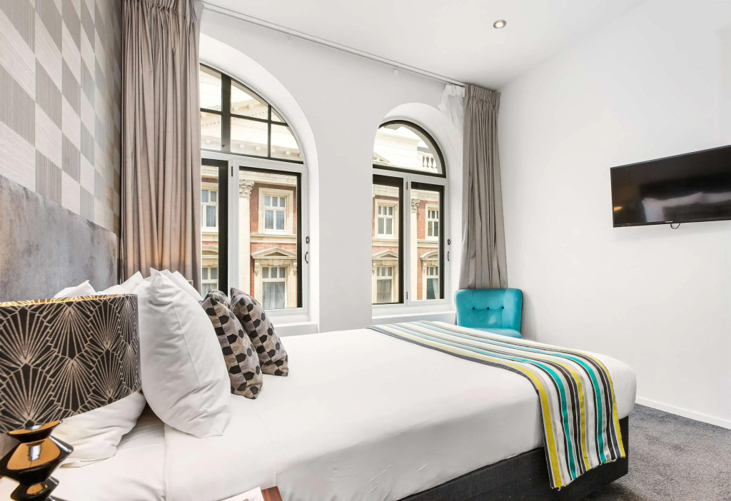 Hotel 115