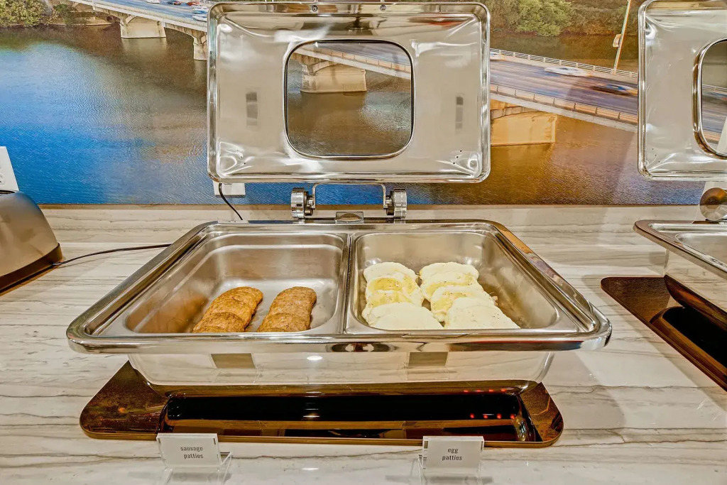 Orangewood Inn and Suites Midtown