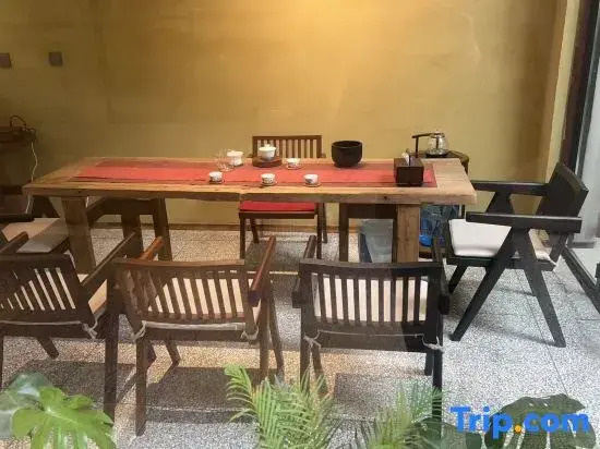 Chongqing Xitang Hotel (Monument to the people's Liberation Auditorium Store)