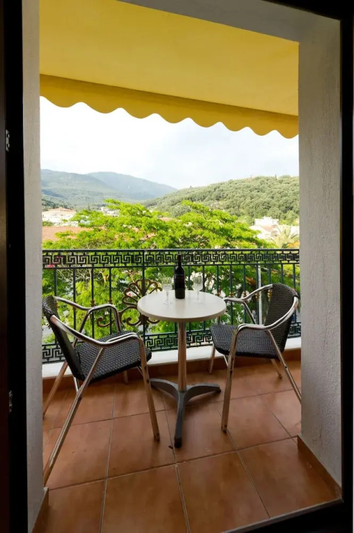 Paradise Hotel