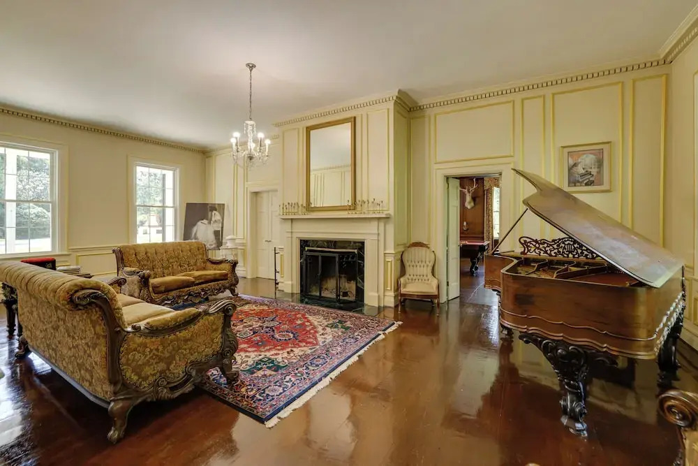 Home on Sprawling Estate, 6 Mi to Dtwn Spartanburg