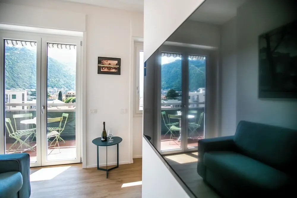 Como Lakeside Suites