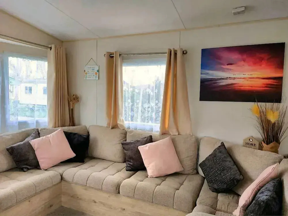 3 Bedroom Caravan - Sleeps 8 - Pets & Free Parking
