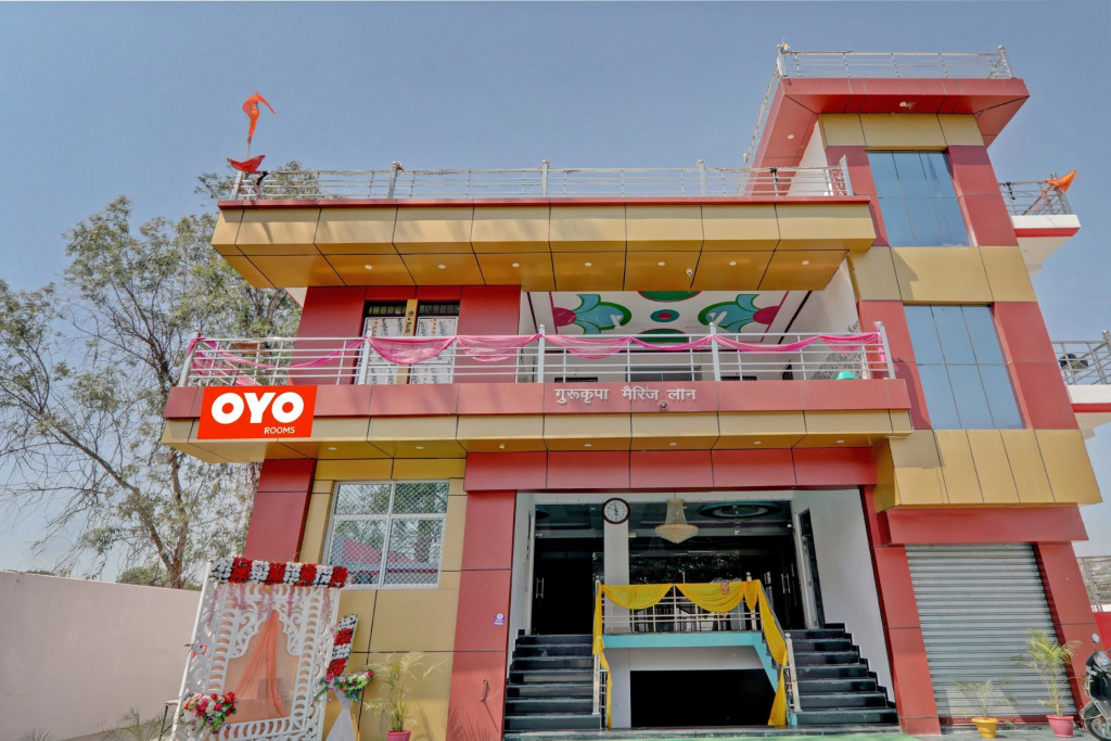 Oyo 84015 Guru Krapa Marriage Lawn