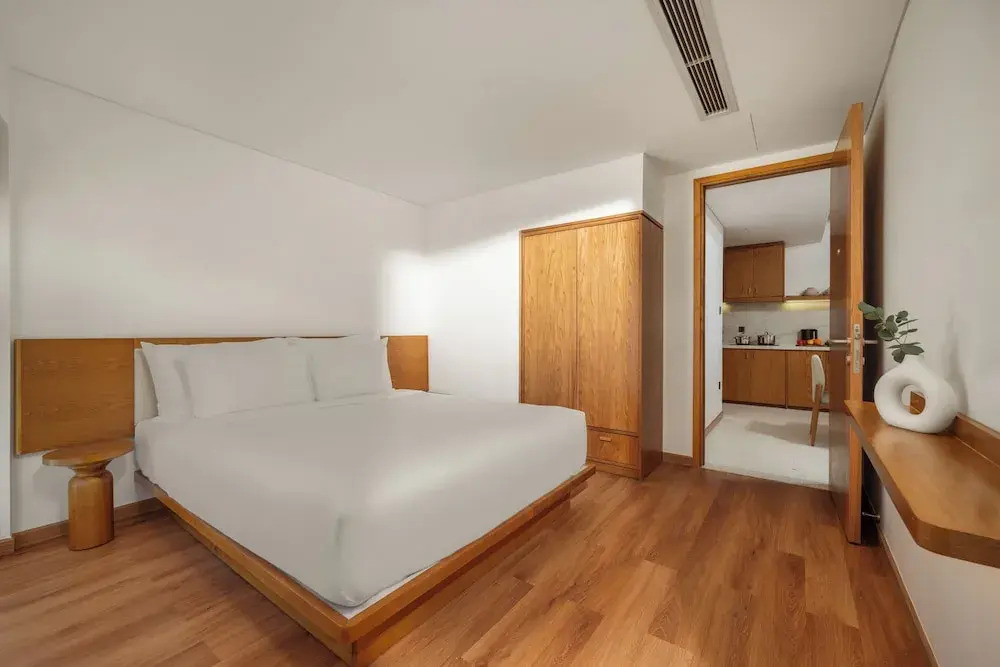 Vernal hotel & Apartment office