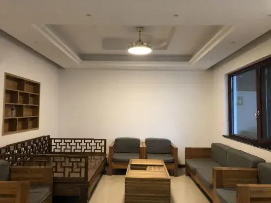 A homestay which embrace the mountains in jingdezhen