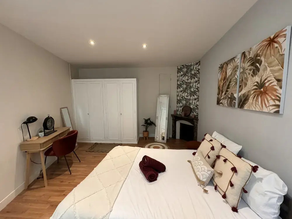 Villa in Le Mans Near Plantagenet City