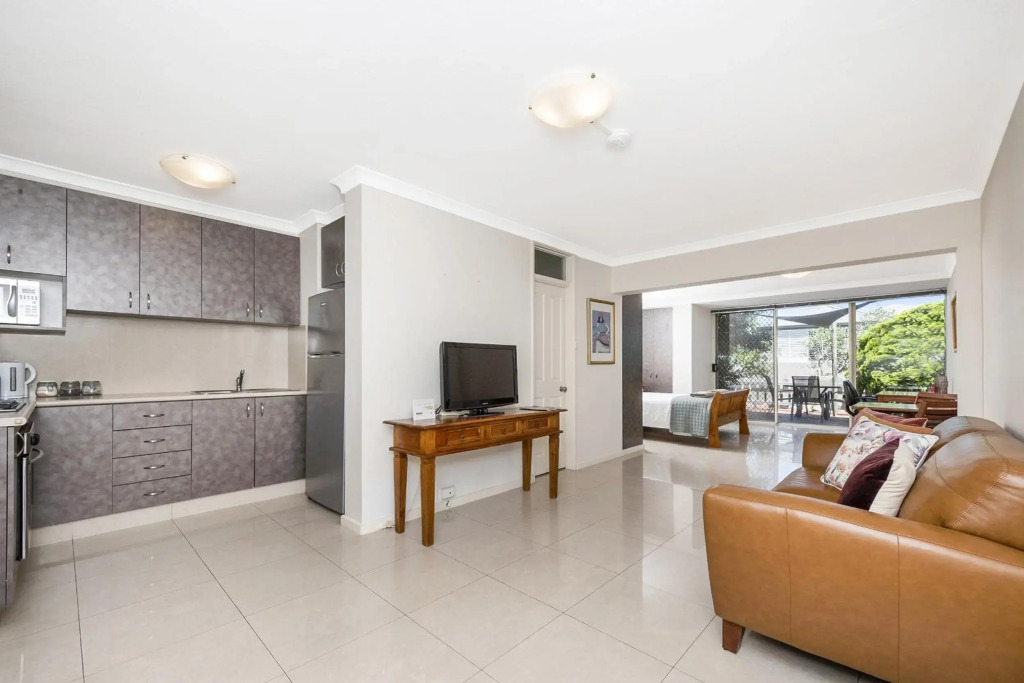 Studio 3 - ground floor Fremantle apartment