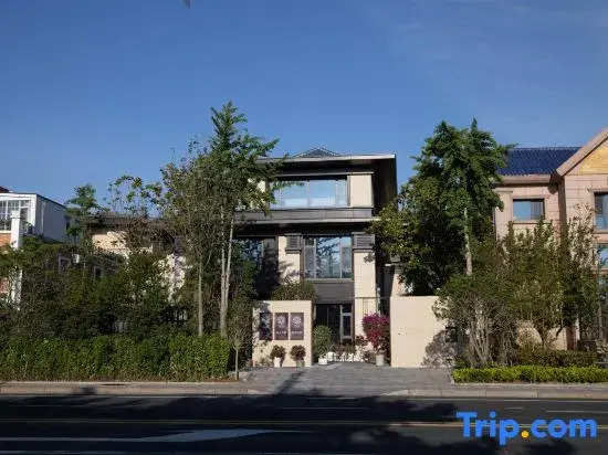 Floral Hotel· Sea Park No.2 Hotel(Weihai Railway Station)