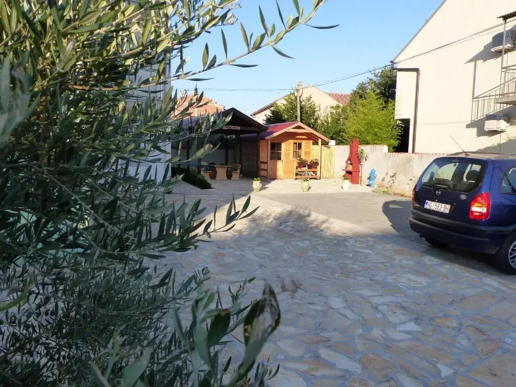Elisabeth Your Place in the sun 2 Bedrooms Huge Terrace