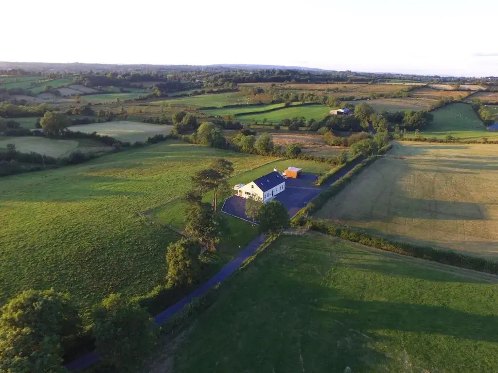 sleeps 12 / hot tub / cinema / pets welcome