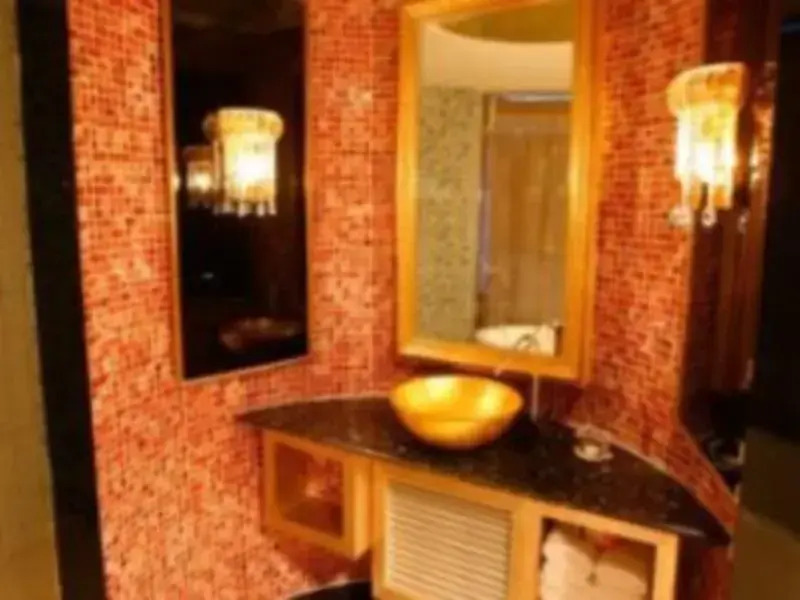Pi Tourist Hotel
