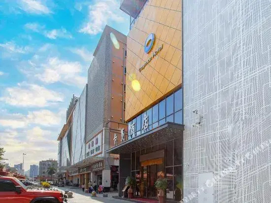 Cayman Hotel (Wanjunlong Shopping Plaza)