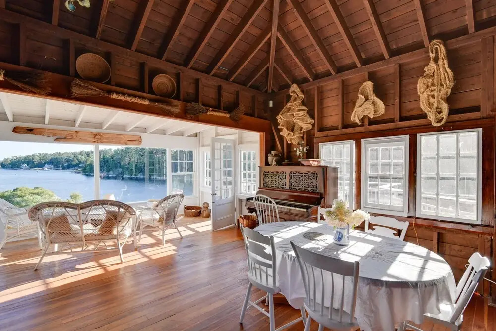 Oceanfront Cottage w/ Deck 2 Mi to Boothbay Harbor