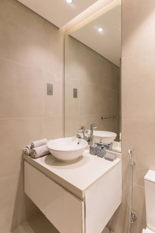 Bright 1BR sea view and balcony