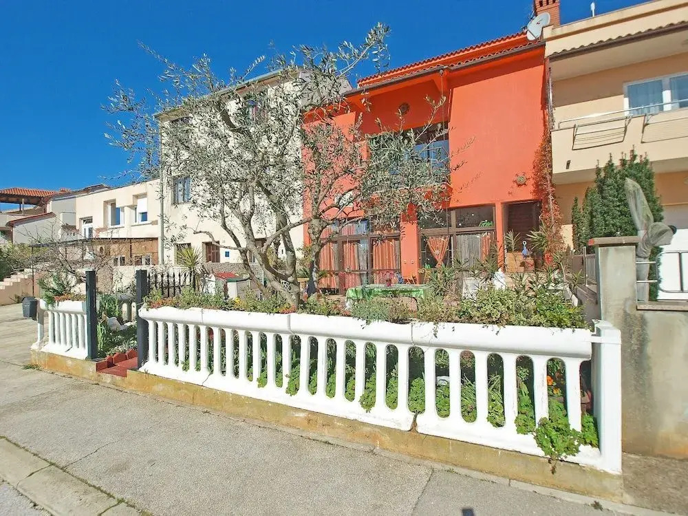 Apartment 1571