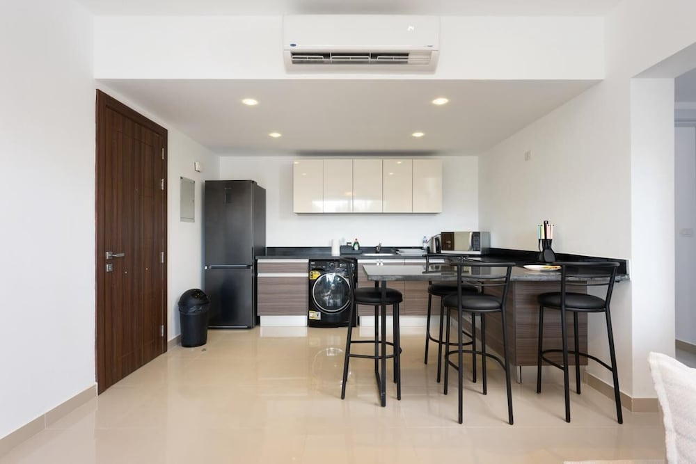 Vesta - Luxury APT - 2BR - G-cribs IV