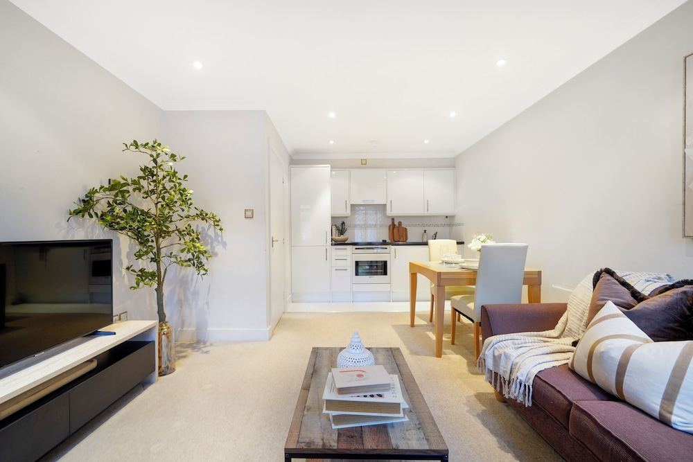Hertford Flat 15