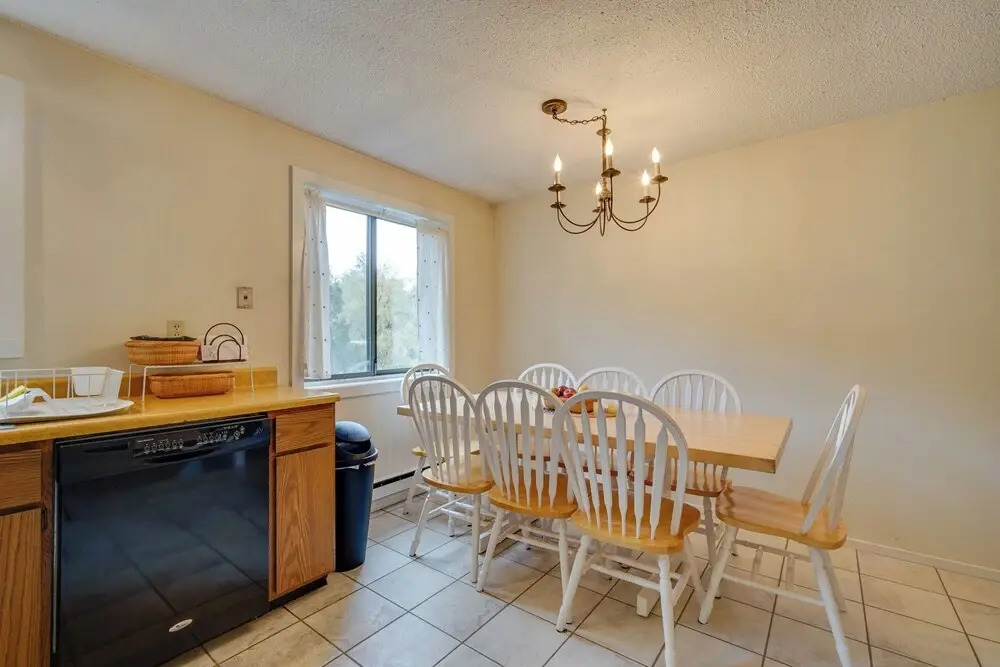 Dover Condo w/ Grill & Balcony: 3 Mi to Mt Snow!