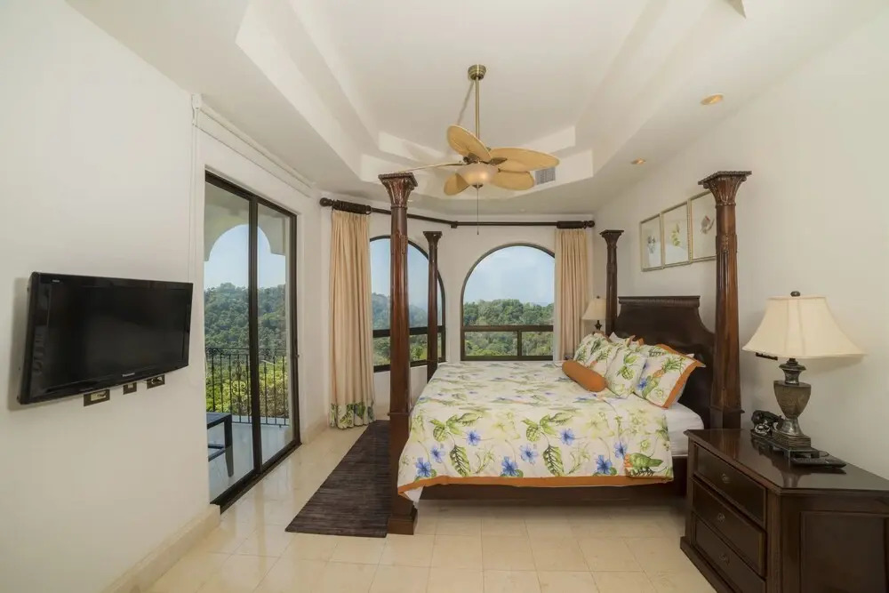 Puesta del Sol 5 bdrs ocean view in Los Suenos