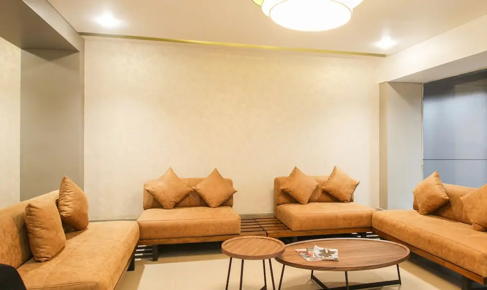 Treebo Elite Residency - 2 kms from Railway station