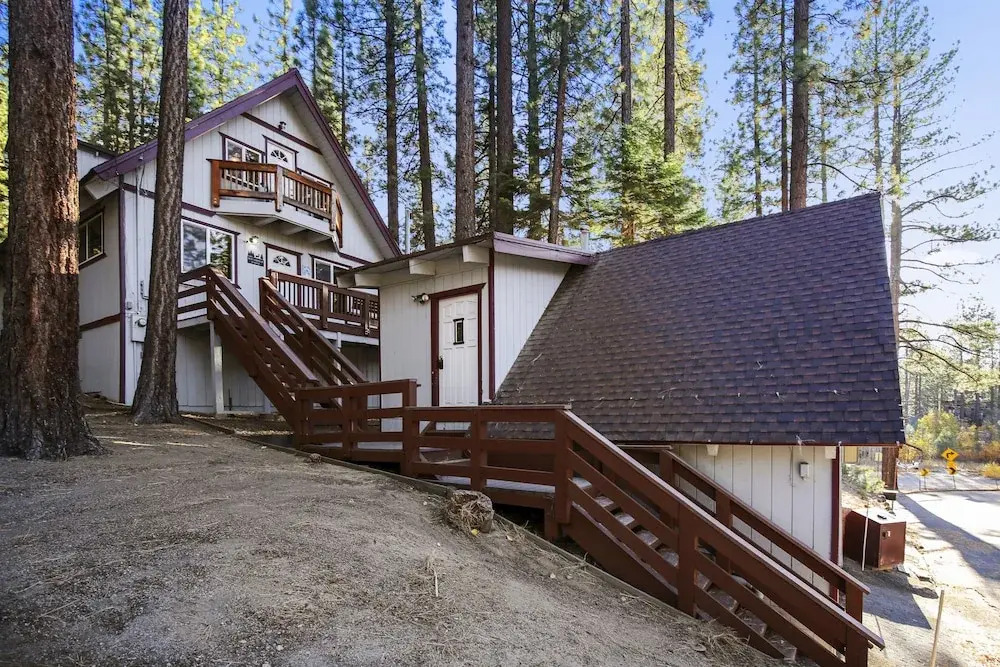 Studio with Central South Lake Tahoe Location Apts