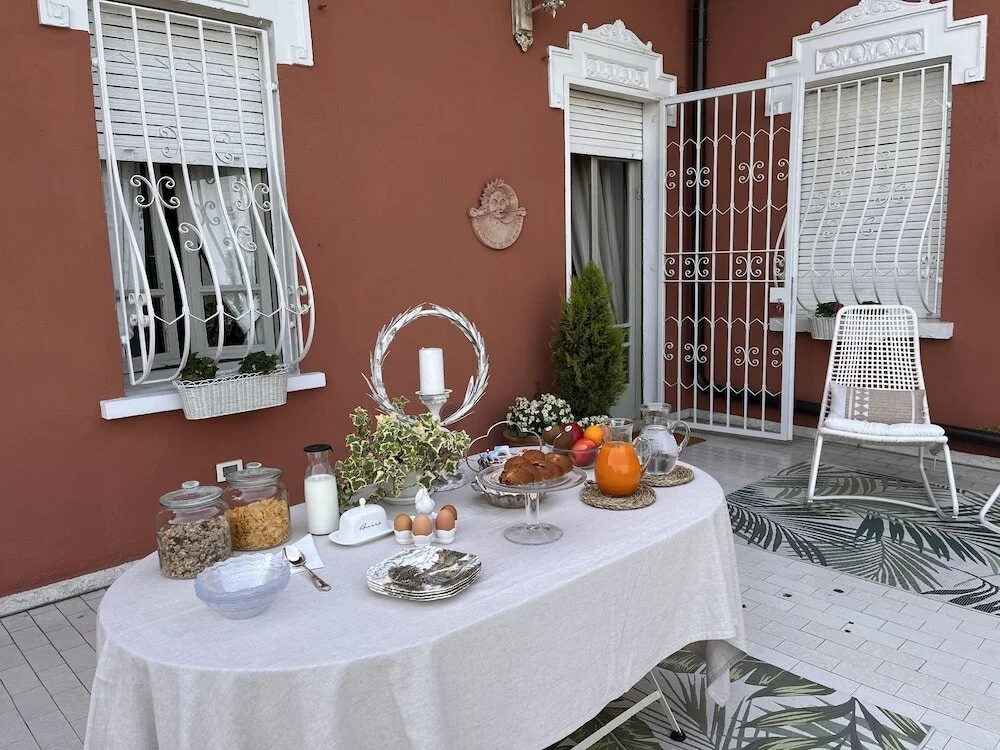Villa House and Garden B&B