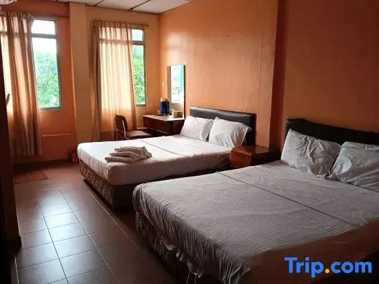 OYO 91284 White House Hotel Kluang