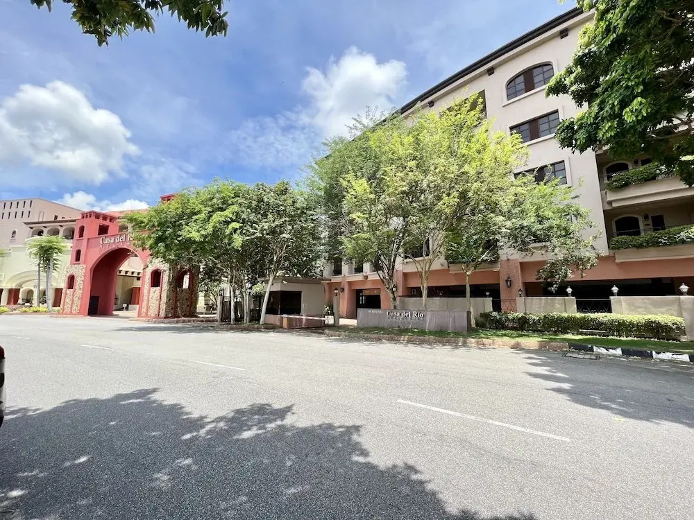 Casa del Rio Residences