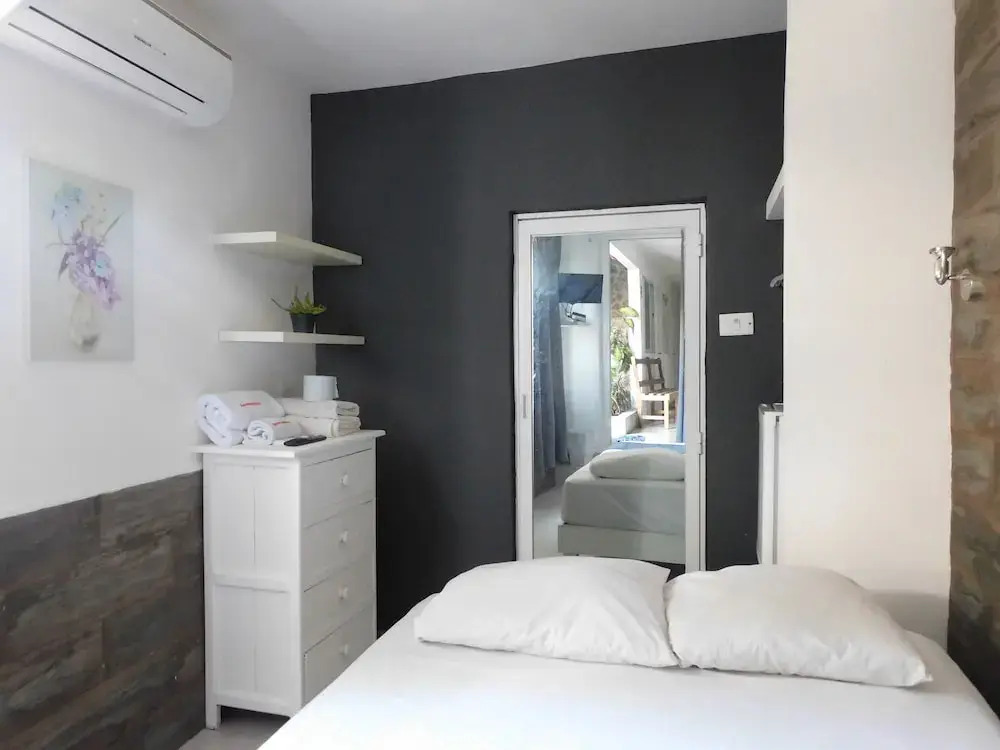 Zyan Rooms