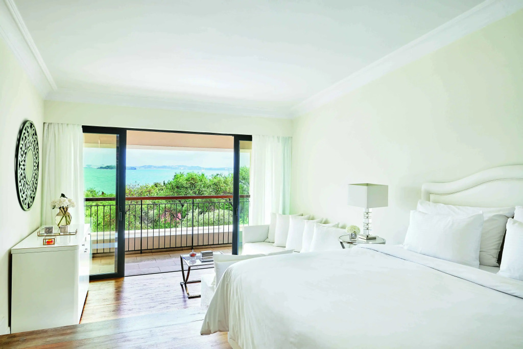 Corfu Imperial, A Resort to Live
