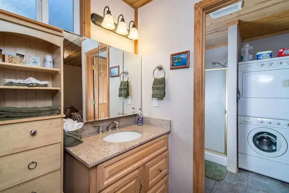 Cozy 1BD South Lake Tahoe by RedAwning