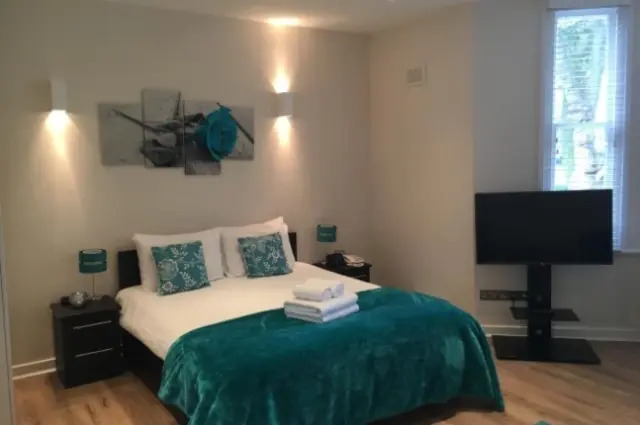 Victoria - Vincent Square by Viridian Apartments