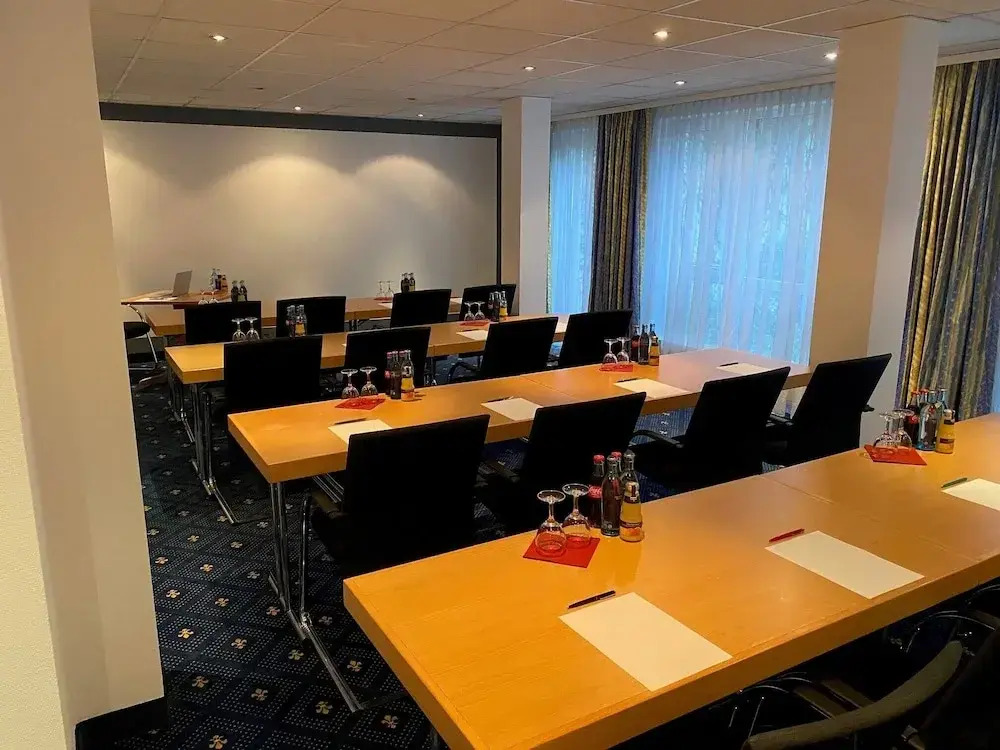 Hotel Am Schlosspark , Wiesbaden